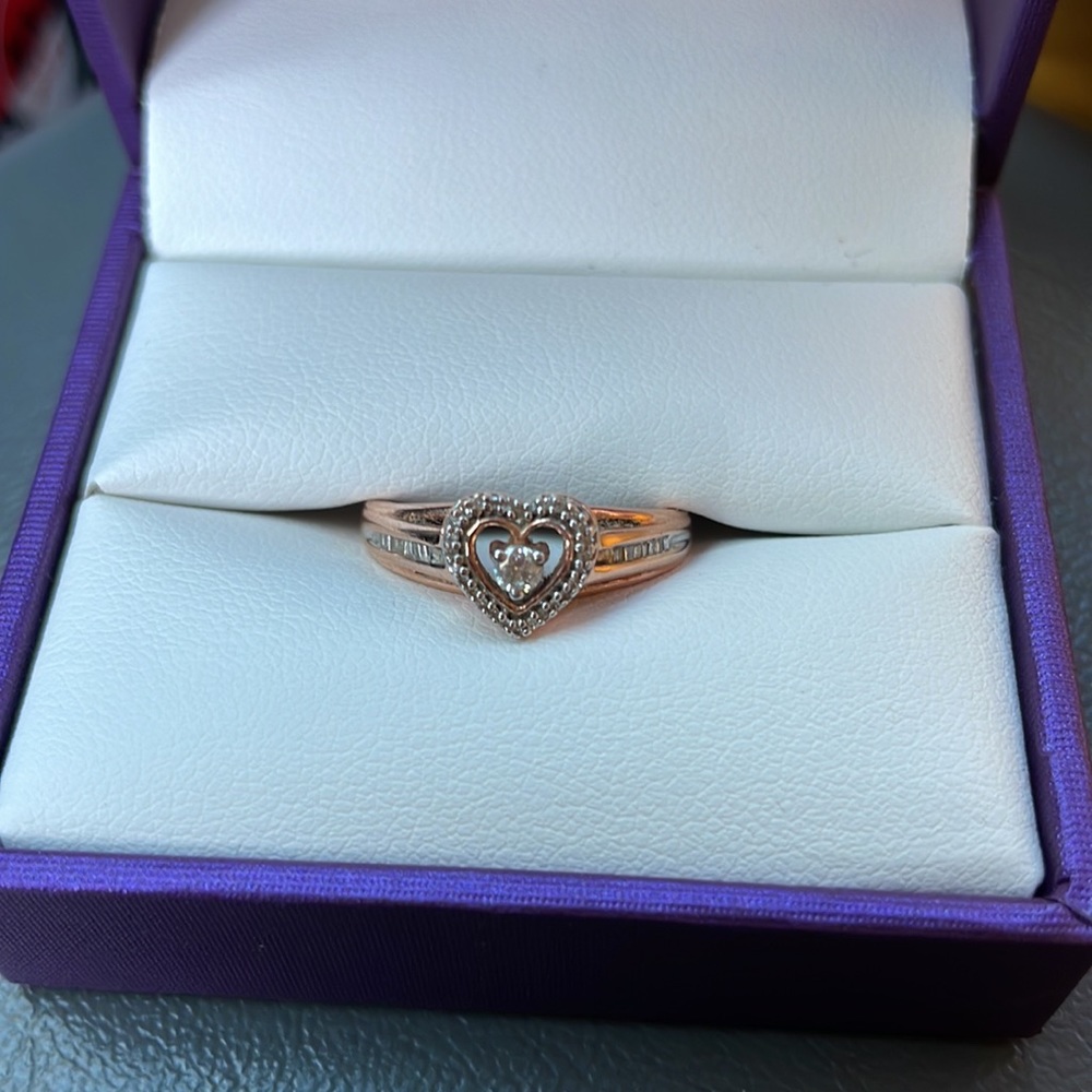 Gorgeous ring - Picture 5 of 7